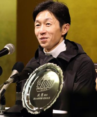 ２０１８年度のＪＲＡ賞で｢特別賞｣を受賞した武豊
